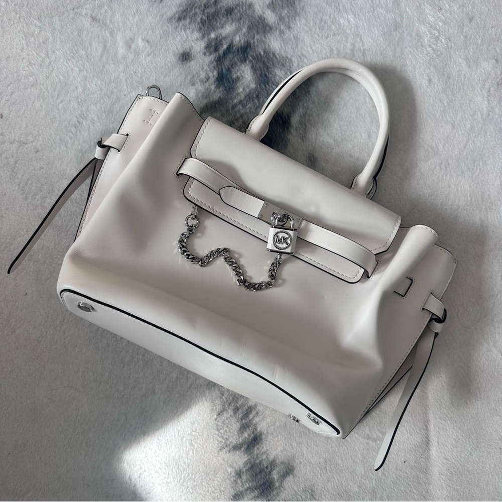 White & Silver Hamilton